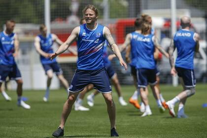 Islandia disruta de su presente y sueña en grande