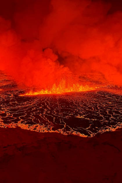 Erupción volcánica en la península de Reykjanes, al oeste de Islandia.
