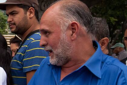 Ismael León había denunciado persecución política e intentos de soborno; ya son tres los legisladores detenidos; Guaidó fue recibido por Boris Johnson en Londres