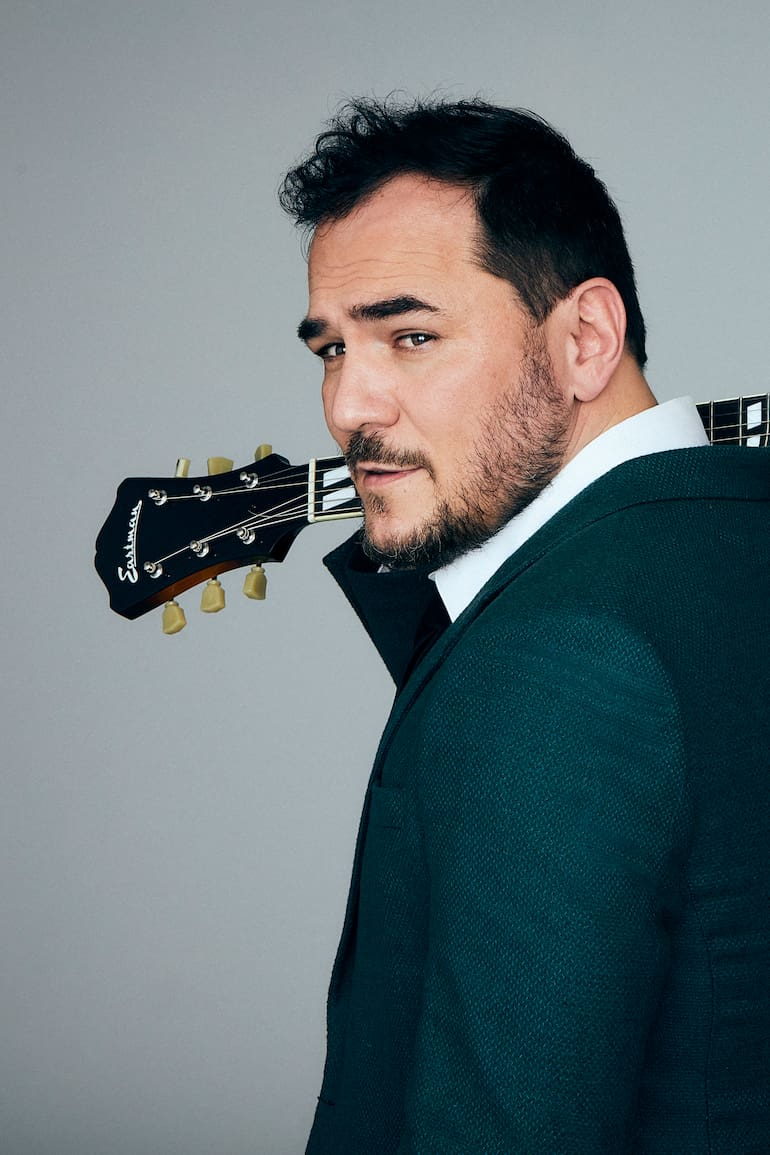 Con más de 20 años de carrera, Ismael Serrano aprendió a encontrar el balance perfecto entre la música y su vida personal