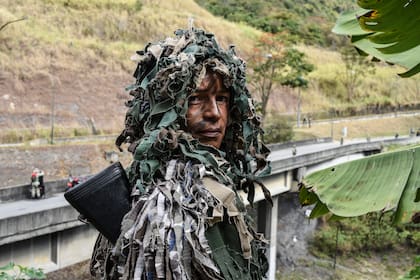 Ismaira Figueroa, francotiradora de la milicia bolivariana
