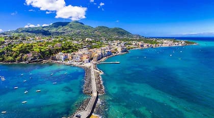 Isquia.