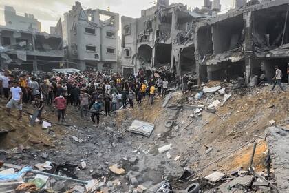 Israel bombardeó el campo de refugiados más grande de Gaza