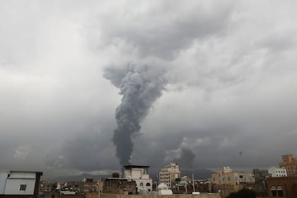 Israel lanza ofensiva contra capital de Yemen en ataque dirigido a rebeldes hutíes