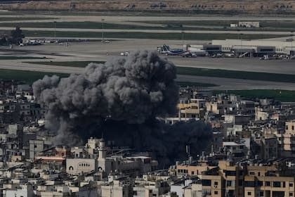 Israel ordena evacuaciones inmediatas en el sur de Líbano mientras se intensifican ataques en Beirut