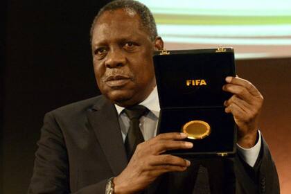 Issa Hayatou fue sometido a un transplante de riñón