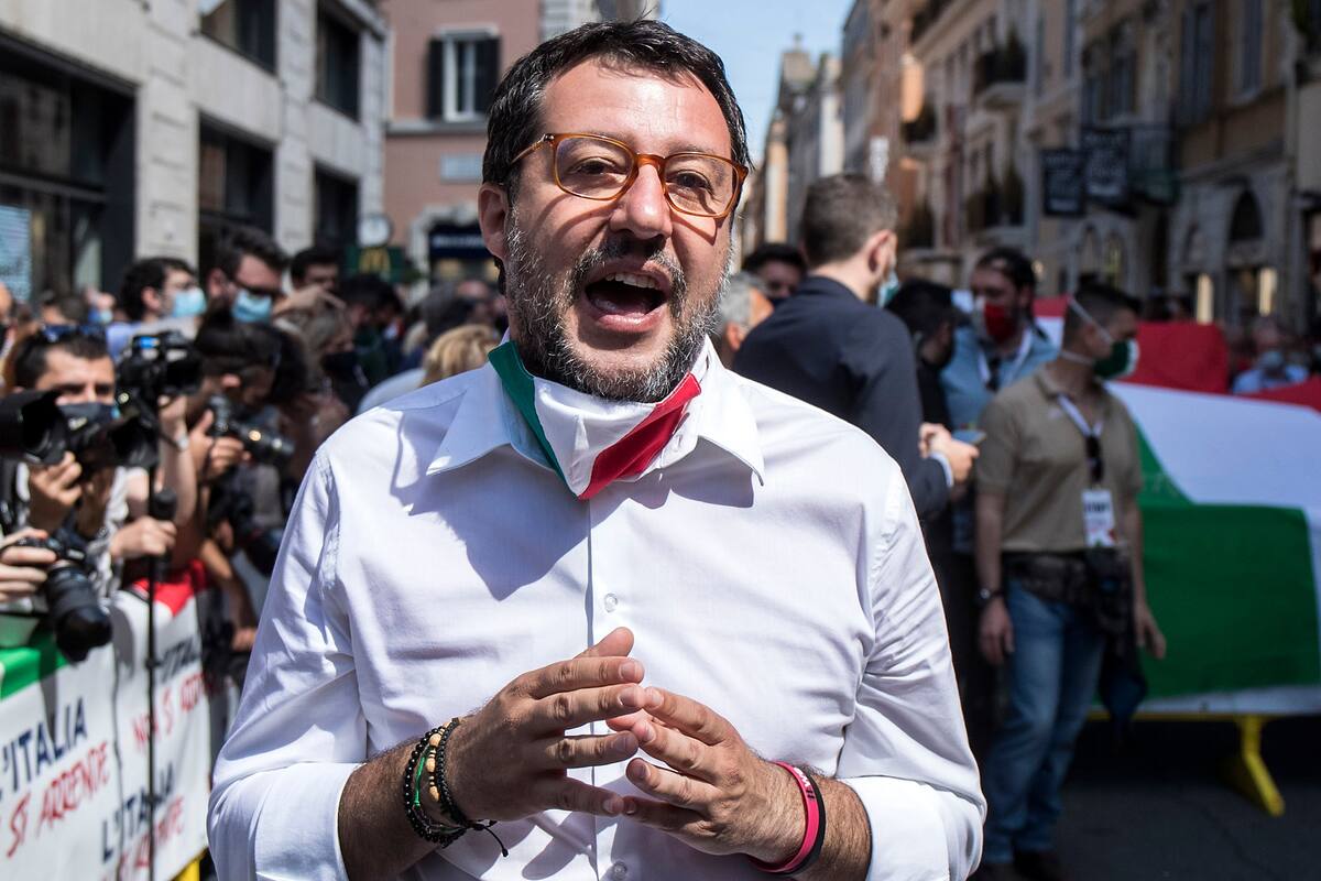 Italia: escándalo por una manifestación en contra del gobierno sin distanciamiento