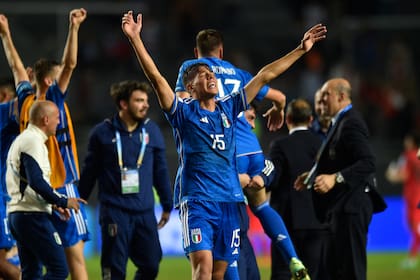 Italia se desahogó a pocos minutos del final del tiempo reglamentario; enfrenta a Uruguay, en su primera final Sub 20
