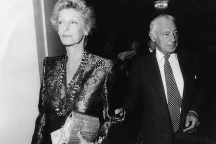 Italian entrepreneur Gianni Agnelli with his wife Marella Agnelli (Marella Caracciolo di Castagneto). 1990s (Photo by Archivio Apg/Mondadori Portfolio via Getty Images)
