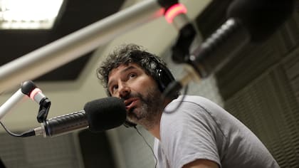 «No necesito salir a defender todas las canciones que hago»