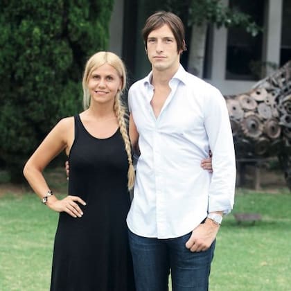 Iván de Pineda junto a Luz Barrantes