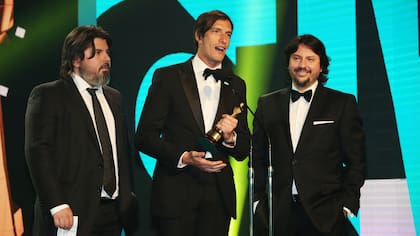 Iván de Pineda recibe el Martín Fierro 2015 por Resto del mundo