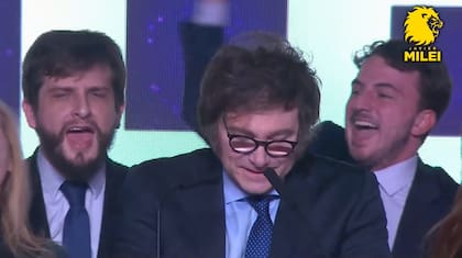Ivan Dubois y Agustín Romo junto a Javier Milei