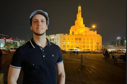 Iván Guerrero vive en Qatar, dirige la selección femenina de básquet y da recomendaciones para quienes vayan al país por el Mundial
Foto: Gentileza Iván Guerrero