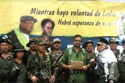 Iván Márquez y otros disidentes de las FARC anuncian la vuelta a las armas en 2019