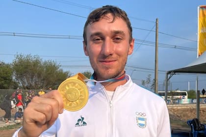 Iván Nikolajuk ganó la única medalla de oro argentina del día en tiro con arco compuesto individual