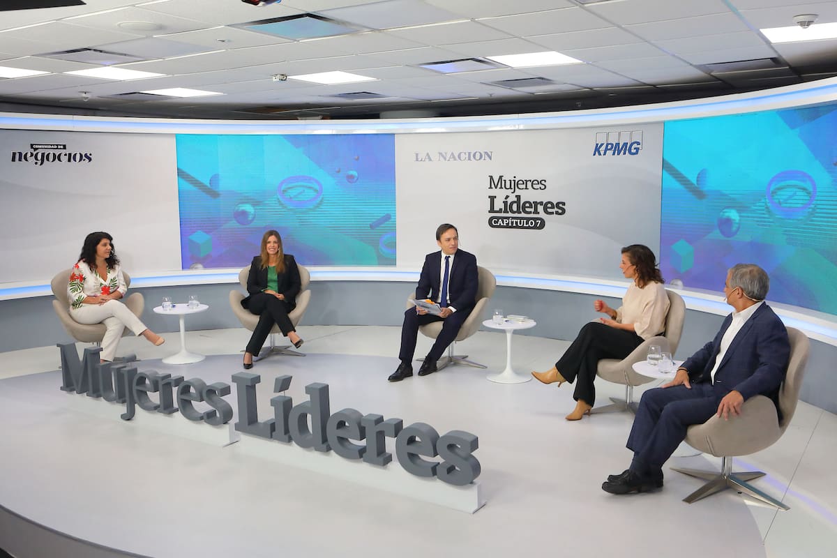 Ivana Dip (BMW), Gabriela Bardin (P&G), José Del Rio (LA NACION), Verónica Marcelo (Natura) y Néstor García (KPMG)