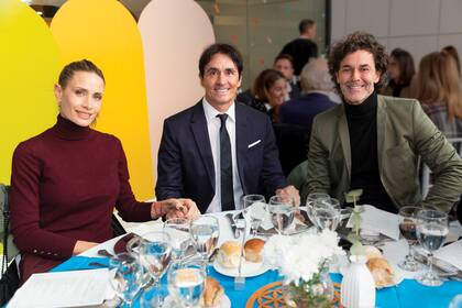 Ivana Saccani y Sebastián Estevanez compartieron mesa con Mariano Martínez. Ambos actores tienen dislexia.