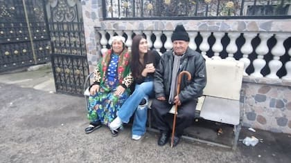 Izabela Tiberiade dice que su tío abuelo está demasiado traumatizado como para contar todas las historias de horror que escuchó.