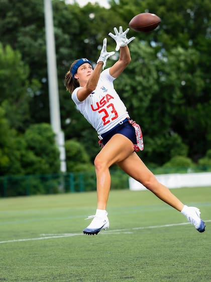 Izzy Geraci abandonó el baloncesto y encontró su vocación en el fútbol americano de bandera