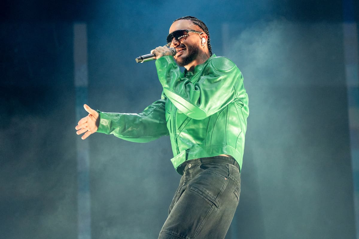 J Balvin actuó en el entretiempo de la final del Mundial de Clubes y repite este jueves en la ceremonia inaugural de la cita ecuménica de selecciones