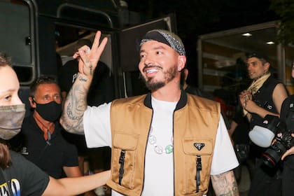 J Balvin en Argentina: en medio de la polémica con Residente, el colombiano graba un videoclip con Trueno