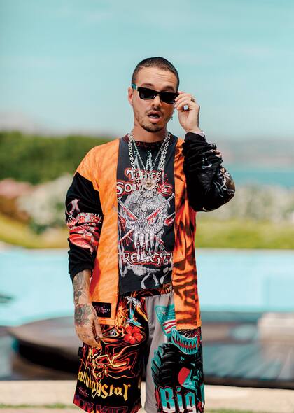 J Balvin metió un hit por año en el último lustro, entre "Ginza" en 2015, "Safari" con Pharrell Williams en 2016, "Mi gente" con Beyoncé en 2017, "I Like It" con Cardi B y Bad Bunny en 2018 y "Con altura", el que canta con Rosalía, en 2019