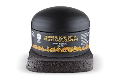 Jabón facial detox negro de limpieza profunda, $450, Natura Siberica
