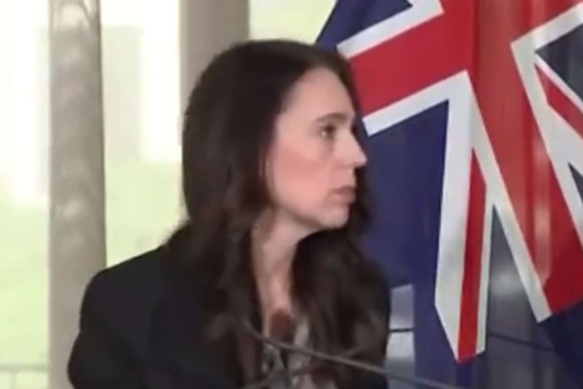 Jacinda Ardern, cuando sintió el terremoto de 5,6 grados durante una conferencia de prensa