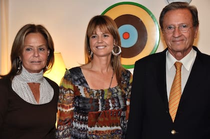 Jacinta con sus padres, Elena Lynch y Mariano Grondona