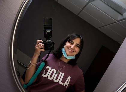 Jacinta es videografa y doula
