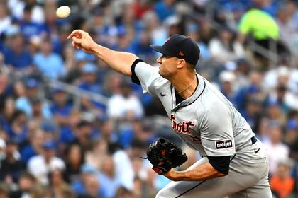 Jack Flaherty, lanzador de los Tigres de Detroit, enfrenta a los Azulejos de Toronto en el duelo del viernes 19 de julio de 2024 (Jon Blacker/The Canadian Press via AP)
