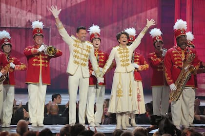Jackman y Sutton Foster durante The Music Man, en los Tony Awards, en Radio City Music Hall en 2022, en Nueva York.
