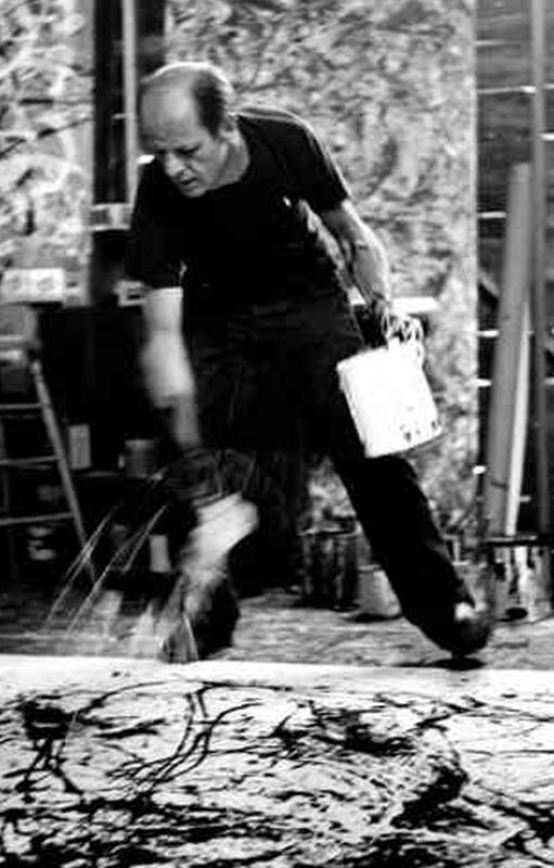 Jackson Pollock desplegando su arte