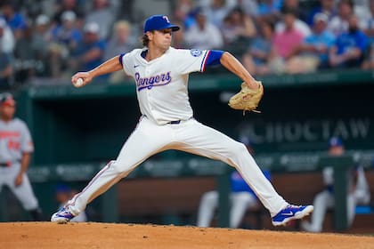 Jacob deGrom gana 5ta decisión consecutiva, Adolis García impulsa 4 y Rangers apalean 10-2 a Orioles