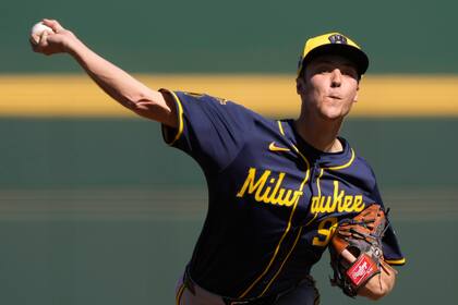 Jacob Misiorowski debutará en las Grandes Ligas con los Cerveceros el jueves