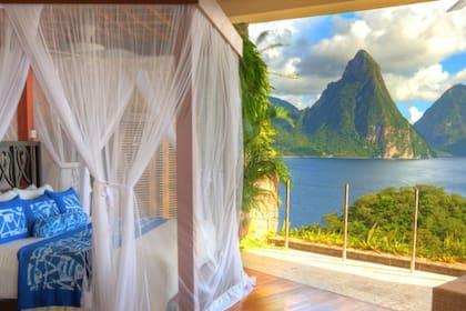Jade Mountain Resort