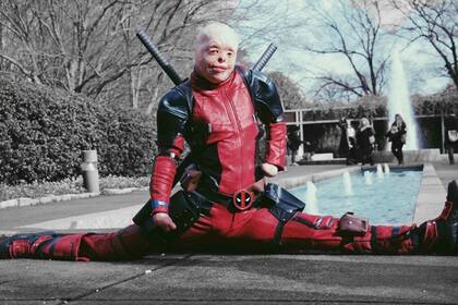 Jadiant Quinn, es un estudiante de medicina y cosplayer, que se disfrazó como su héroe favorito y escribió que su sueño sería recibir un mensaje de Ryan Reynolds
