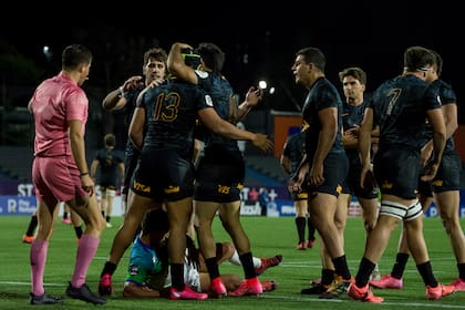 Jaguares se dividirá en dos equipos, Pampas de Buenos Aires y Dogos XV de Córdoba, de cara a la nueva temporada de la renombrada Super Rugby Americas