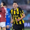 River lo dio a préstamo, se convirtió en la figura de Peñarol y marcó un golazo para salir campeón