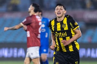 River lo dio a préstamo, se convirtió en la figura de Peñarol y marcó un golazo para salir campeón