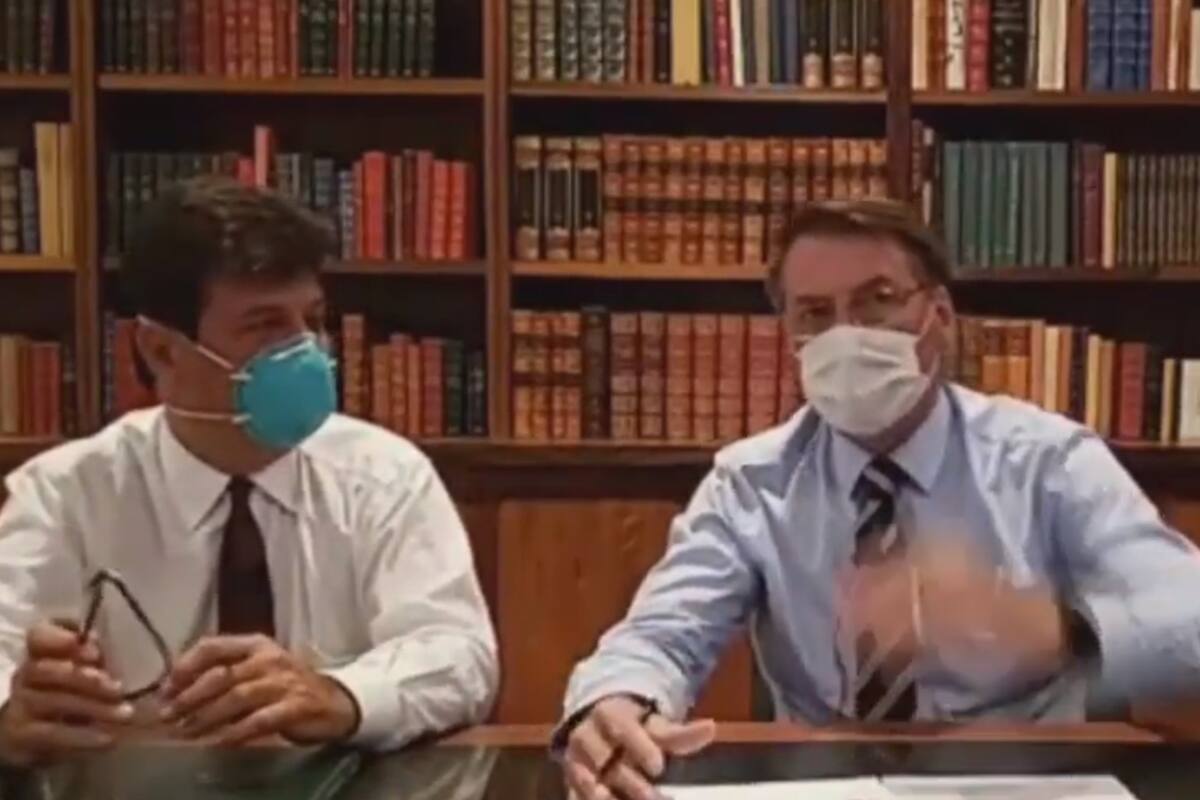 Jair Bolsonaro con barbijo