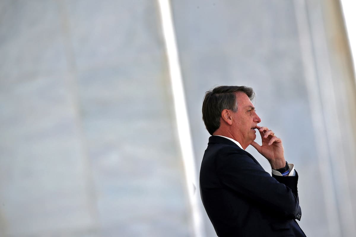 Jair Bolsonaro en la puerta del Palacio Planalto
