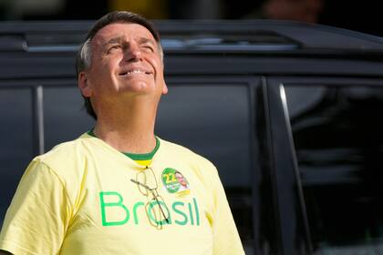 Jair Bolsonaro fue derrotado por Luiz Inacio Lula da Silva en el ballottage en Brasil. (AP Photo/Silvia Izquierdo)