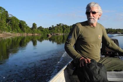 Jair Candor lleva 35 años rastreando comunidades indígenas no contactadas en el Amazonas brasileño