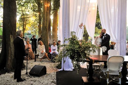 Jairo emocionó a todos con su versión del Ave María. “Es un grande, lo amamos, lloramos un montón”, dijeron los recién casados.