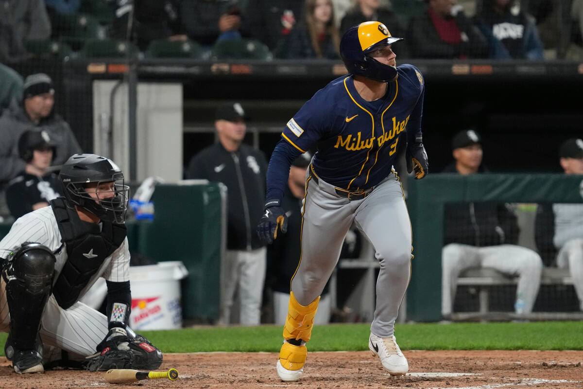 Jake Bauers conecta doble de dos carreras en la 8va y los Cerveceros derrotan 6-4 a Medias Blancas