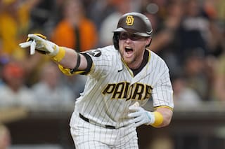 El sencillo de Cronenworth da a Padres triunfo 6-5 ante Gigantes tras fallo de Miller