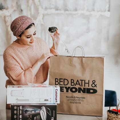 Jake Freeman, estudiante de matemáticas aplicadas y economía, compró acciones de Bed, Bath and Beyond en el peor momento de la compañía y logró multiplicar sus ganancias