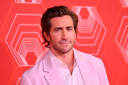 Jake Gyllenhaal no para de trabajar en el cine, planea volver a las tablas y tiene entre ceja y ceja el sueño de dirigir